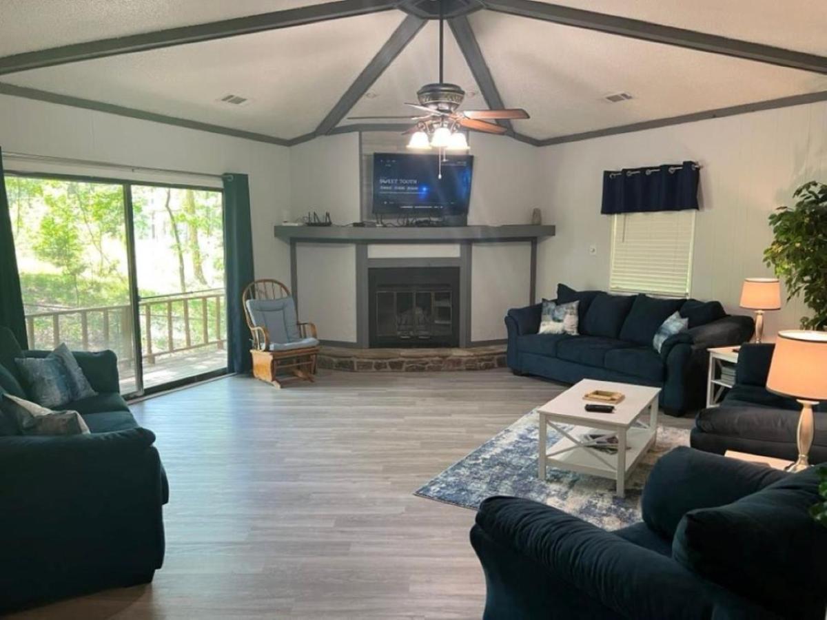 Resort Home On Half A Wooded Acres Sleeps Up To 14 Firepit For Smores Hot Springs Extérieur photo